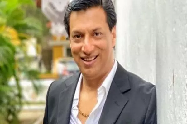 Madhur Bhandarkar to show stark realities of Bollywood circle with ‘Wives of Bollywood’