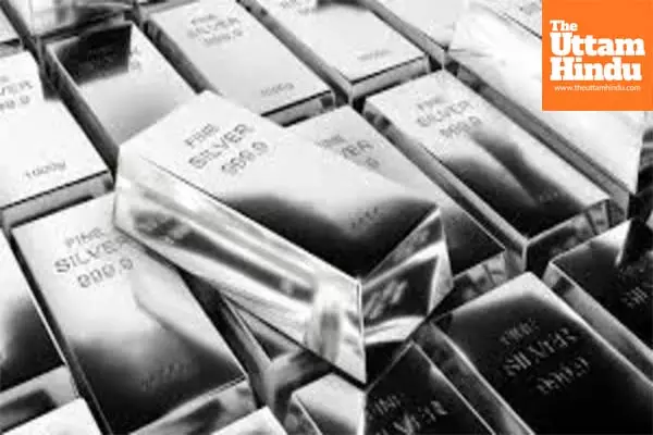 Silver may touch Rs 1.25 lakh a kg in next 12-15 months, outperform gold