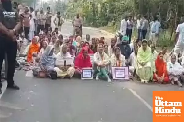 BJPs Preneet Kaur Protests Outside SSP Office Over Panchayat Election Shooting