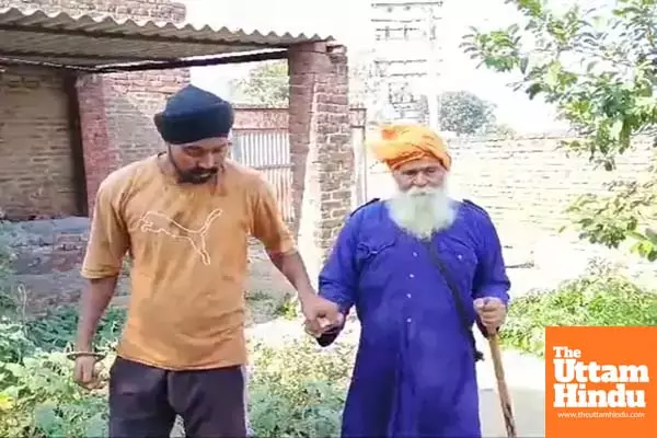 Elderly man catches robber in Gurdaspur; holds on despite bloodshed as two miscreants flee leaving magazine behind