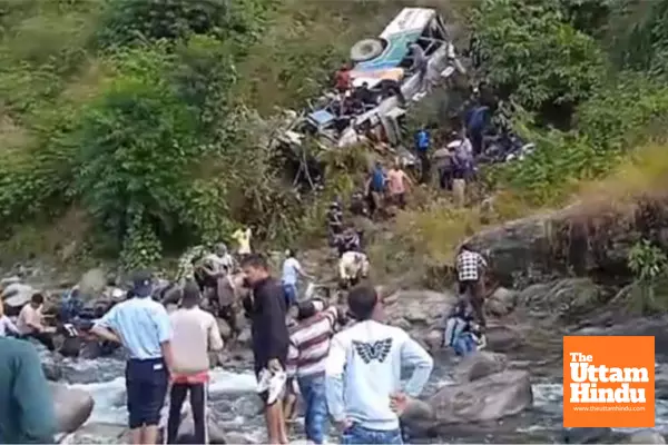 Major accident in Uttarakhand: Passenger bus falls into gorge, death toll exceeds 20, WATCH VIDEO