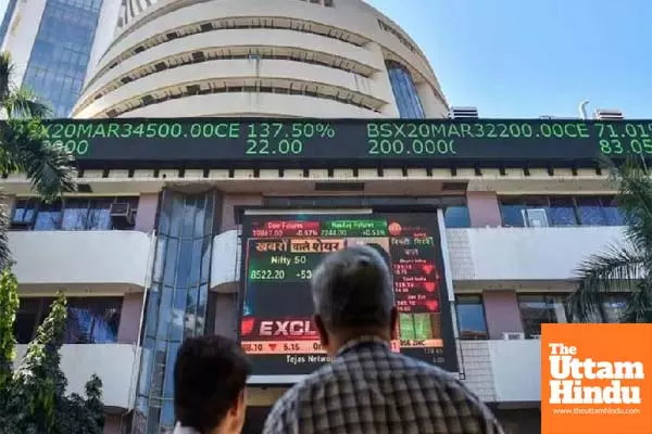 Share market opens flat, Bharti Airtel and ICICI Bank among top gainers