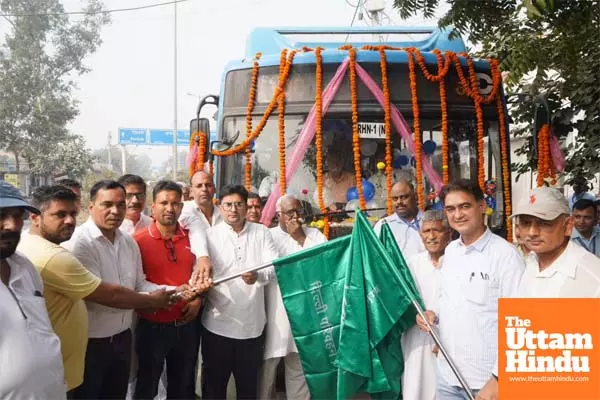 Delhi Government launches new bus route 972E; Extends route 990C to Auchandi Border