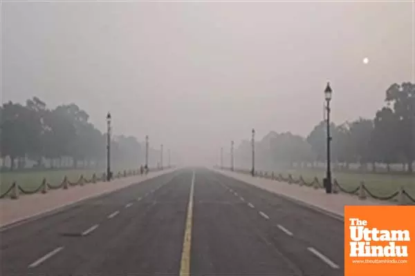 Delhi-NCR chokes under dense smog as AQI peaks to severe level