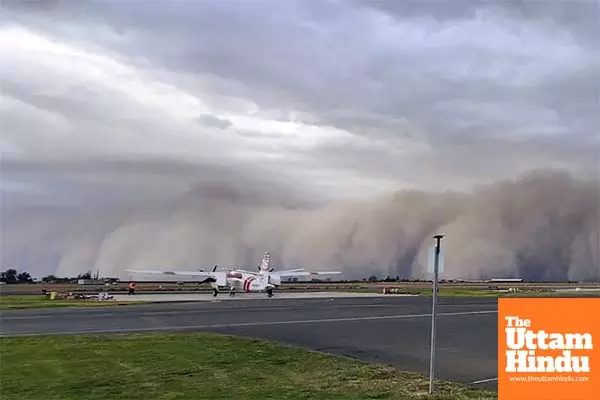 Massive dust storm triggers highway pileup, power outages in California