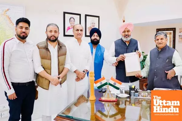 AAP delegation submits memorandum to Governor, demands protection of Punjab’s right over Chandigarh