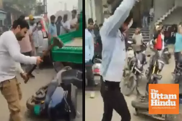 Viral Video Shows Man Using Hammer to Smash Ola Electric Scooter in Rage