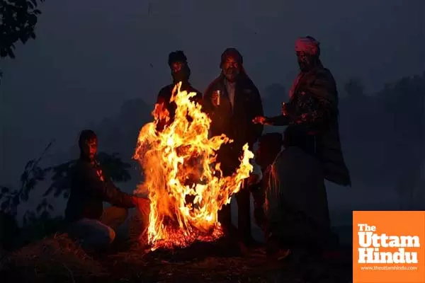 Minimum temperature drops below freezing point in Kashmir