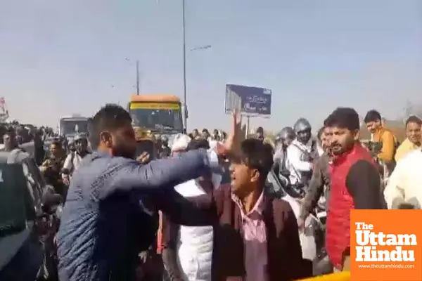 Anger Erupts in Traffic Jam: Furious Commuters Slap Congress Workers Amid Chaos; WATCH VIDEO