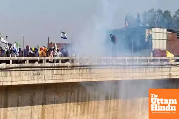 Shambhu Border Protest: Farmers Violate Barricades and Uproot Barbed Wire in Show of Strength