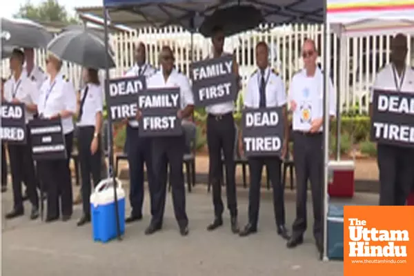 South African Airways pilots suspends strike