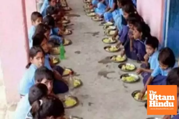 Poor records, lack of gloves hit Mid-day Meal Scheme in UP