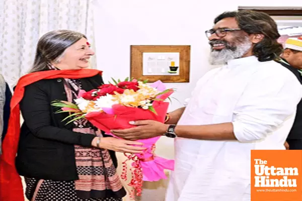 Ranchi: CPI(M) leader Brinda Karat meets Jharkhand Chief Minister Hemant Soren