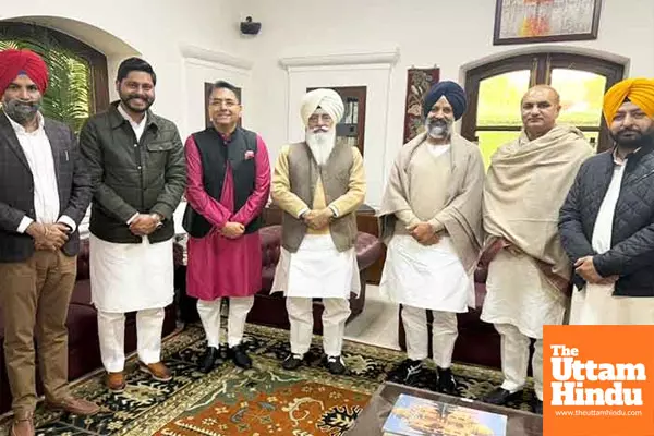 AAP Punjab President Aman Arora Seeks Blessings from Dera Beas Chief Baba Gurinder Singh Dhillon Ji