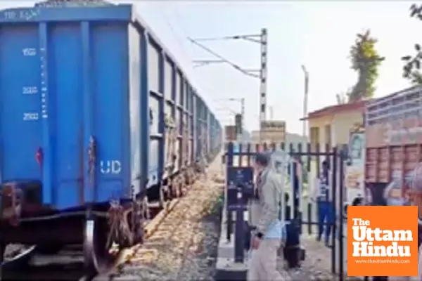 Goods train splits into two parts after its coupling breaks in Bihar