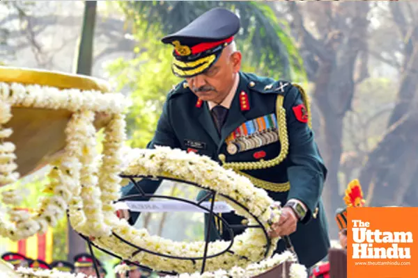 Jabalpur: GOC of Madhya Bharat Area, Lt Gen PS Shekhawat, lays a wreath on the occasion of Vijay Diwas