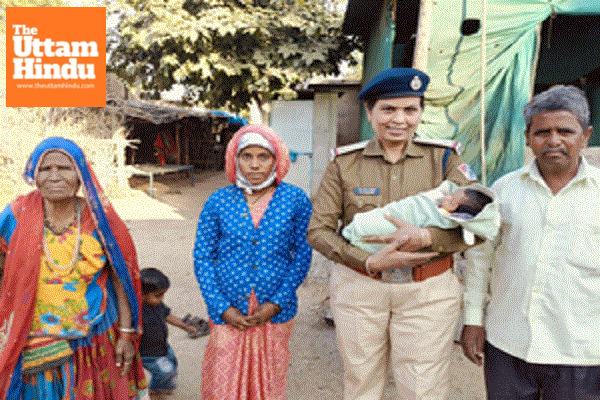 New Life on the Tracks: Woman Gives Birth to Baby Girl at Chalisgaon Railway Station