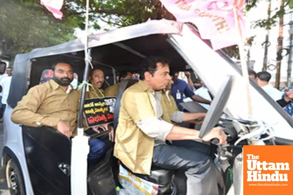 KTR drives autorickshaw to Assembly to raise problems faced by three-wheeler drivers