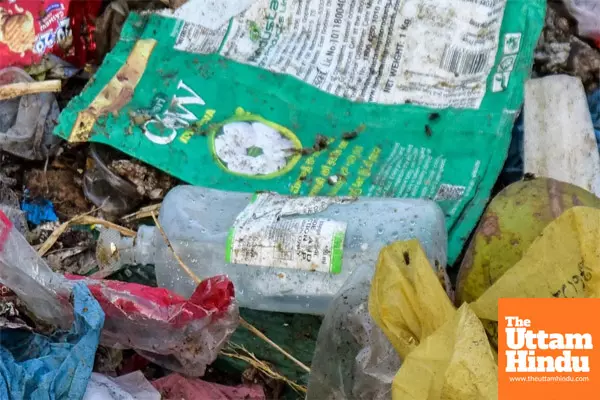 TN police on high alert at kerala border after shocking medical waste dumping in Tirunelveli