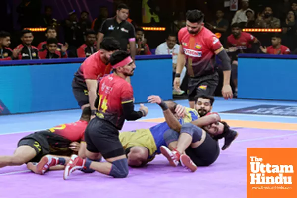 Himanshus super 10 guides Tamil Thalaivas to 42-32 win over Bengaluru bulls in PKL 11