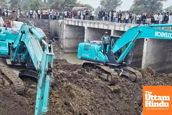 Major accident in MPs Sehore, three laborers crushed to death as soil collapses at bridge construction site