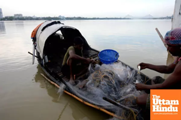 Fisherfolk seek withdrawal of Marina beach project, to meet Chennai corporation commissioner