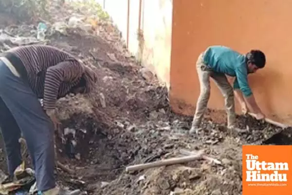 200 Meters from Jama Masjid: Historic Well Discovered, Excavation in Progress