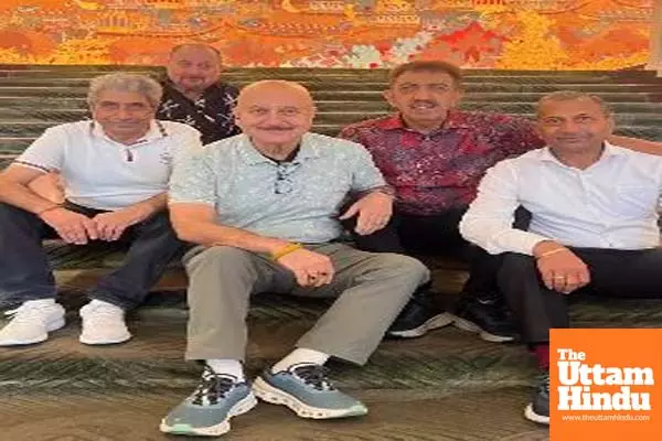 Anupam Kher takes his friends on impromptu holiday in Thailand