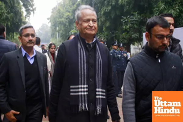 New Delhi: Former Rajasthan CM Ashok Gehlot arrives at Nigambodh Ghat