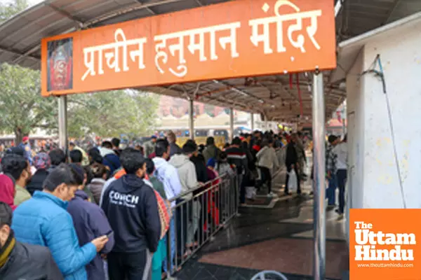 New Delhi: Devotees seeks blessings at Hanuman Temple