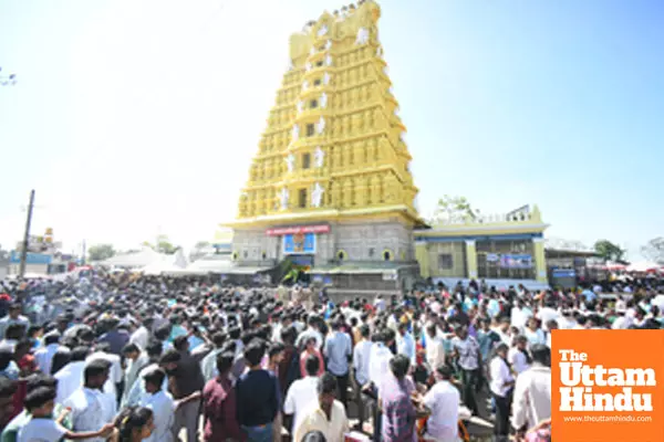 Mysuru: Devotees throng Chamundeshwari Temple on the first day of the New Year 2025