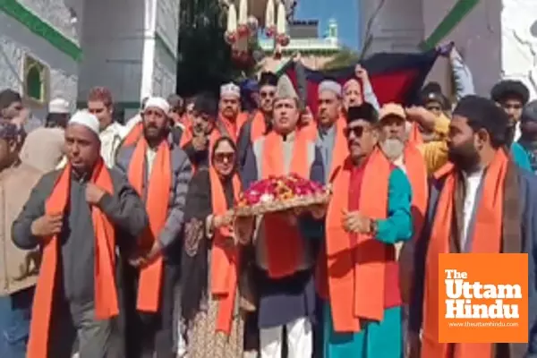 RSS leader Indresh Kumar presents chadar at Ajmer Sharif Dargah