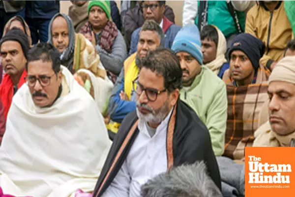 Patna: Jan Suraaj chief Prashant Kishor with others during an indefinite hunger strike demanding the cancellation of the 70th Integrated Combined Competitive (Preliminary) Examination (CCE), 2024