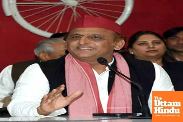 Lucknow: Samajwadi Party President Akhilesh Yadav addresses a press conference