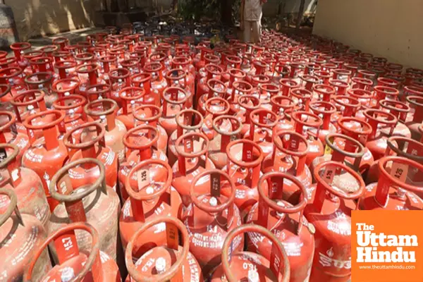 LPG connections to households jump over 2-fold to 32.83 crore in last 10 years