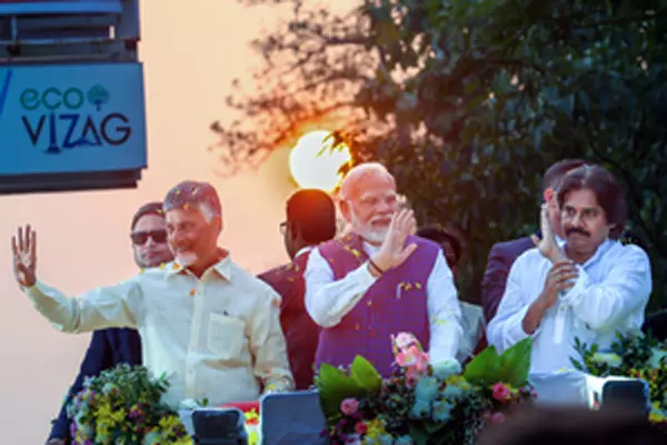 Visakhapatnam: Prime Minister Narendra Modis roadshow