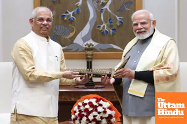 New Delhi: Governor of Kerala, Rajendra Arlekar, meets Prime Minister Narendra Modi