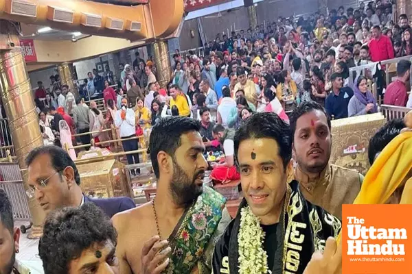 Tusshar Kapoor offers prayers at the Mahakaleshwar Temple