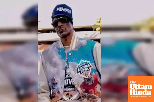 Snoop Dogg gives out free clothes at his store to victims of LA wildfires