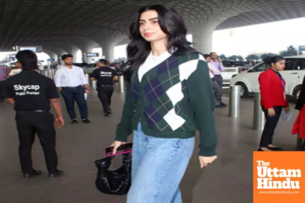 Mumbai: Celebrities Spotted At Airport