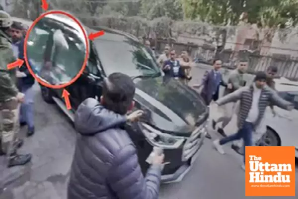 AAP alleges Kejriwal’s car attacked with bricks and stones, Watch VIDEO