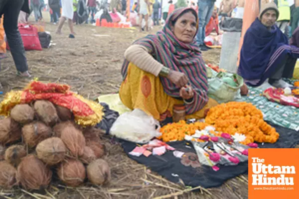 Prayagraj: Vendors sell sacred items at Triveni Sangam,