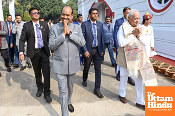 Patna: Lok Sabha Speaker Om Birla along with Bihar Governor Arif Mohammad Khan at Rajbhavan