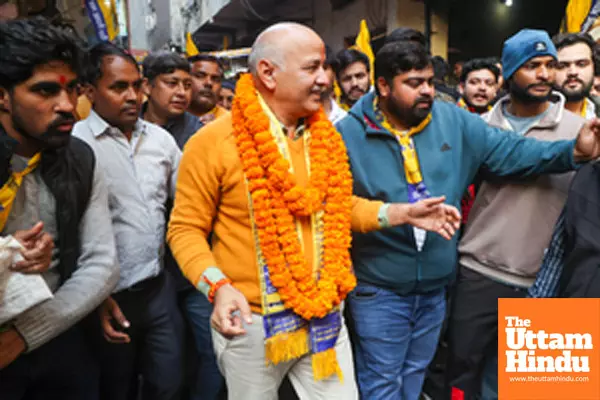 New Delhi: AAPs Manish Sisodia campaigns ahead of state election