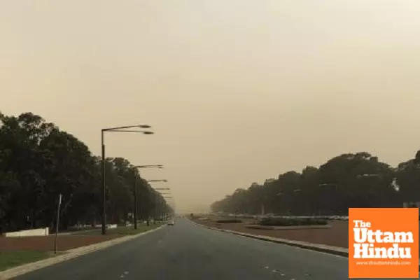 Damaging storm leaves thousands without electricity on Australias east coast