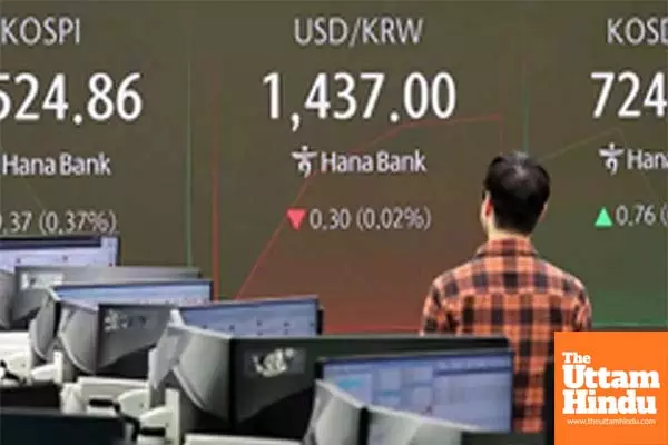 South Korean stocks close higher over hopes for rate cuts