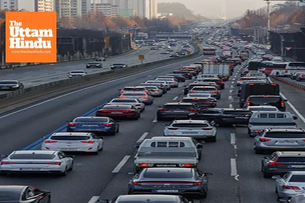 South Korea: Traffic building up on highways on first day of extended Lunar New Year holiday