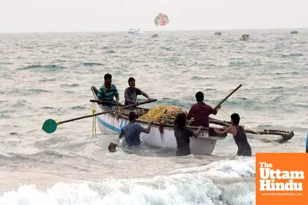 Sri Lanka Navy arrests 13 TN fishermen, seize boat