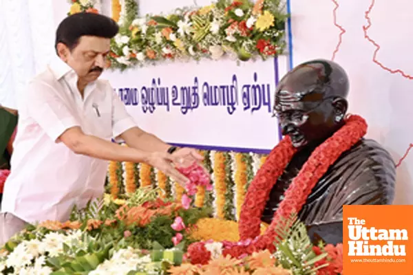 Chennai: Tamil Nadu CM M.K. Stalin pays floral tributes to Mahatma Gandhi