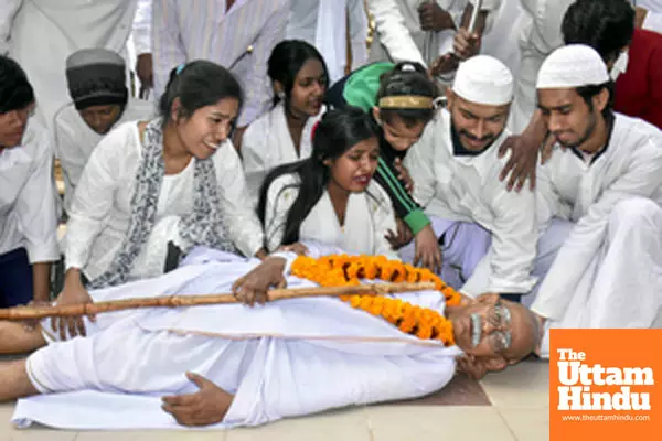 Patna: Artists perform a play on Mahatma Gandhis martyrdom day